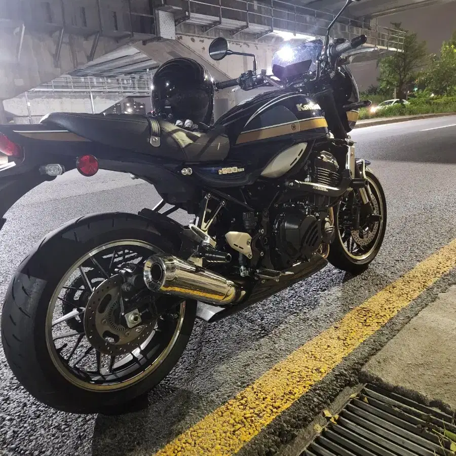 23년식 z900rs