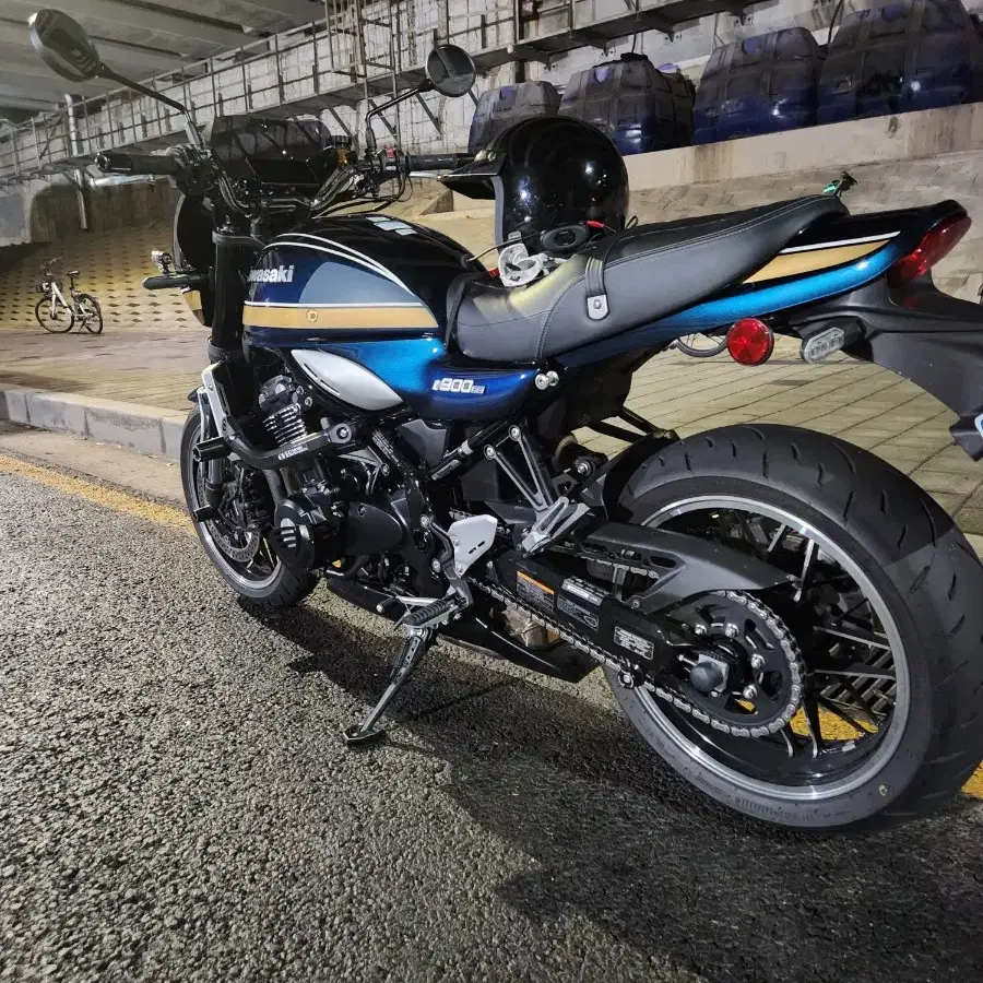 23년식 z900rs