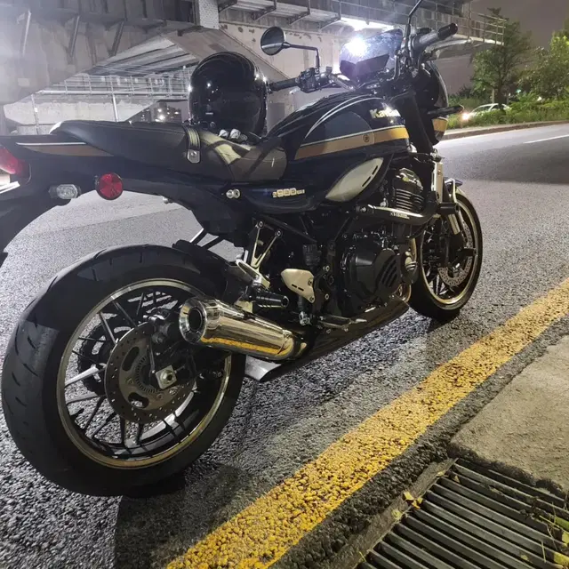 23년식 z900rs