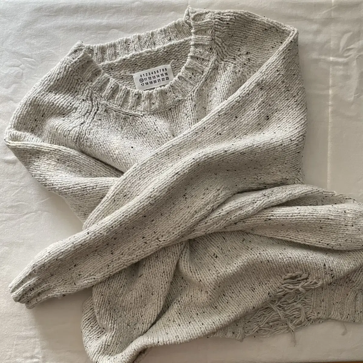 [L] Margiela Distressed Knit Melange White