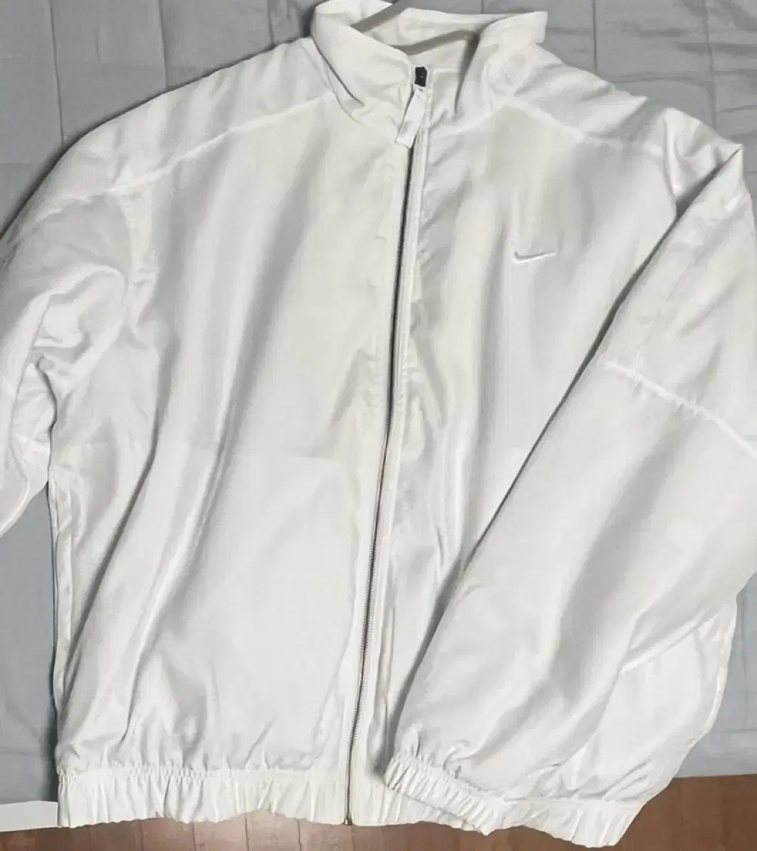 NEW) L Nike NRG Solo Swoosh Satin Bomber Jacket Summit White