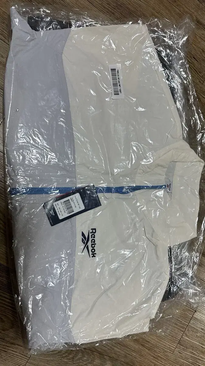 CrimeDosie3 Reebok windbreakers for sale