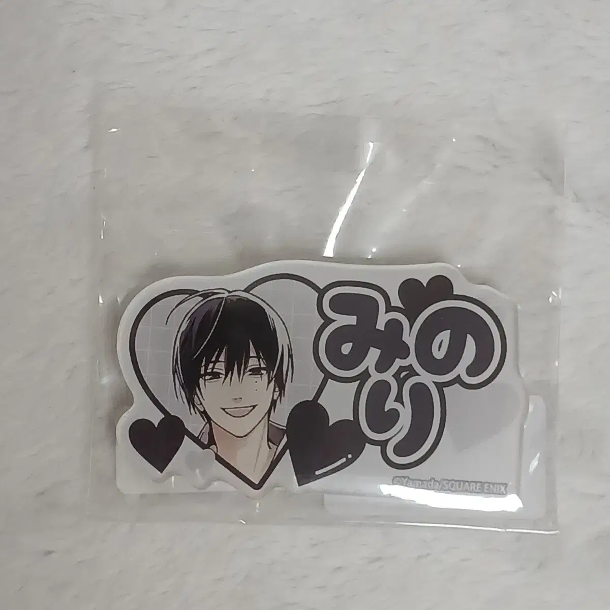 Yamada artist Minori sells acrylic badges