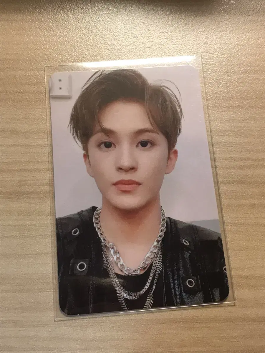 Punch mark photocard WTS