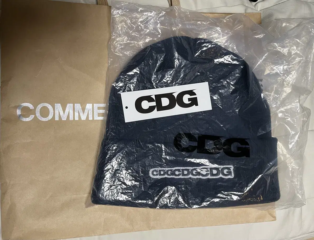 CDG 꼼데가르송 로고 패치 비니