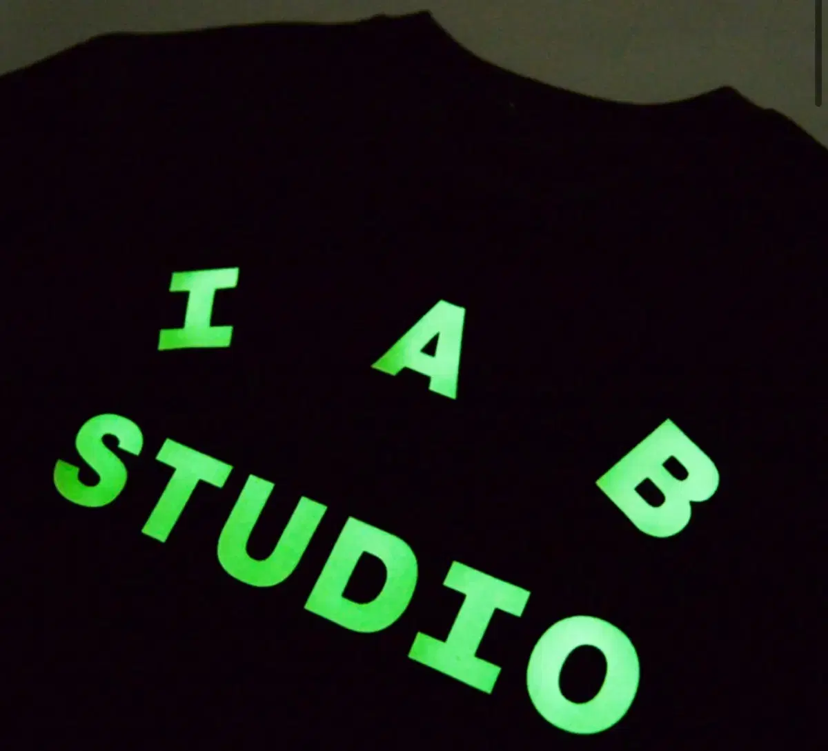 [Genuine] iapp studio glow in the dark black XL sells