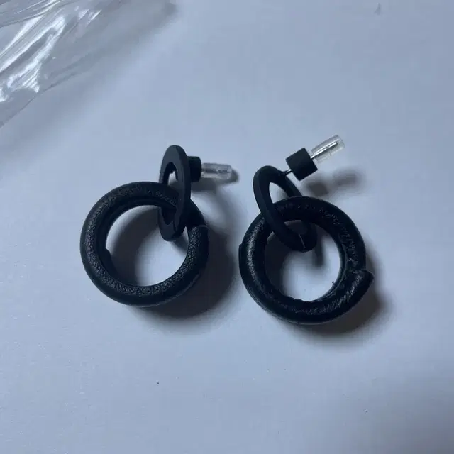 (새상품) COS 코스 귀걸이 earring (블랙)