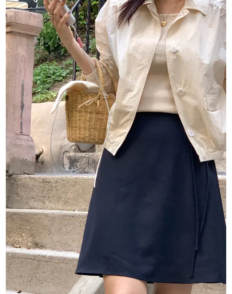 [새상품] 공드린 isor skirt(네이비, M)