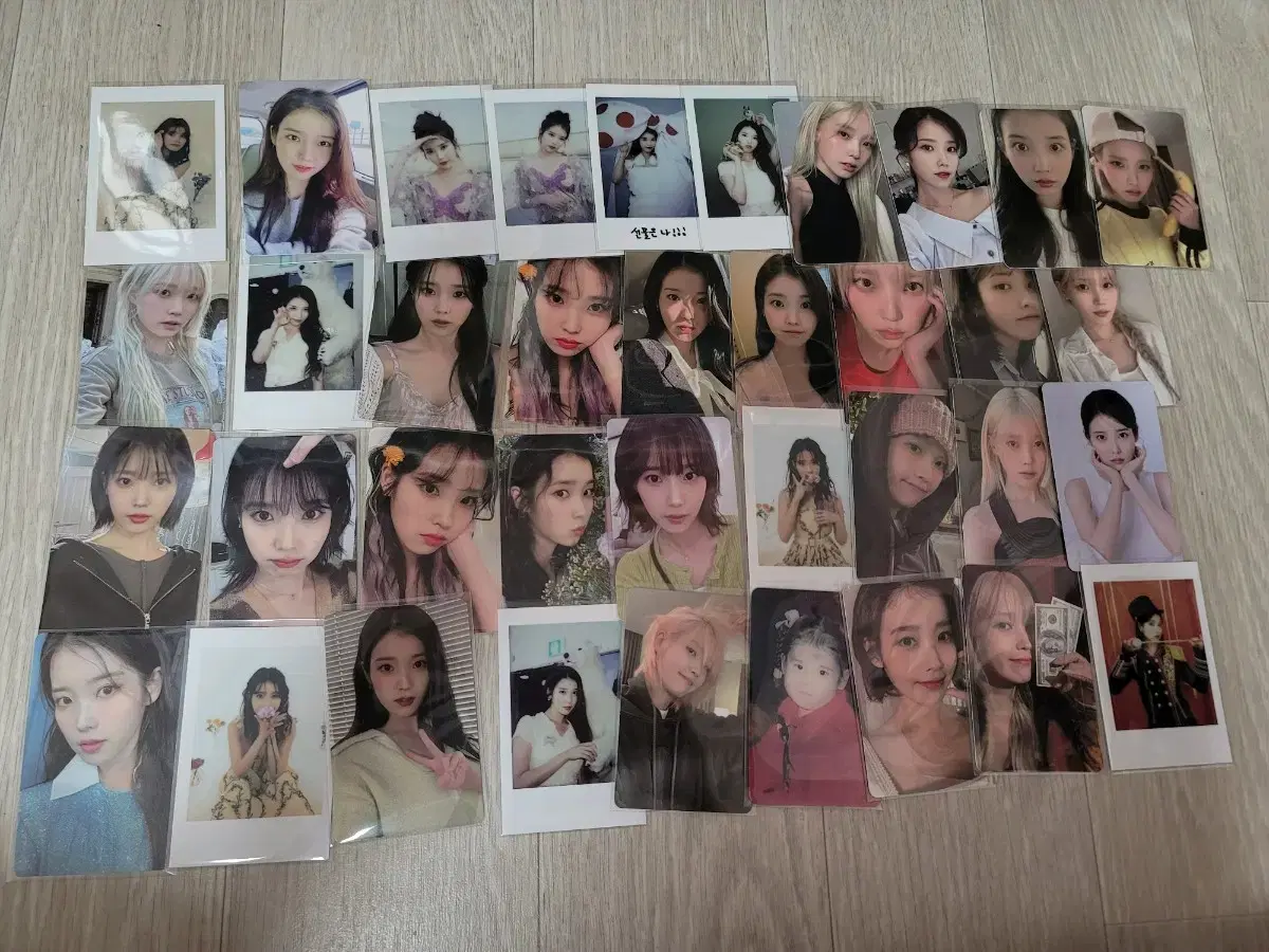 I'm selling photocard bulk including a rare IU photo card.