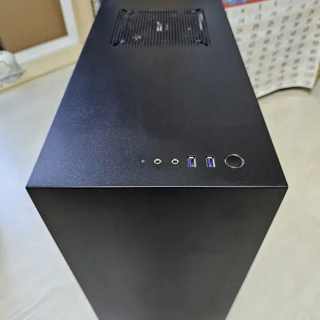 NZXT H7 케이스