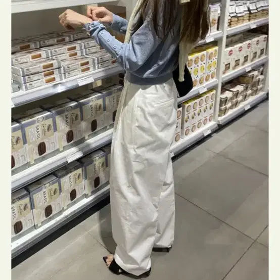 페르소나 off-white double tuck cotton slacks