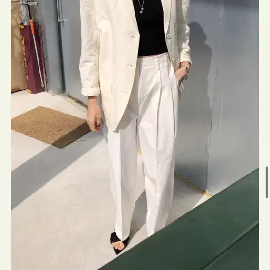 페르소나 off-white double tuck cotton slacks