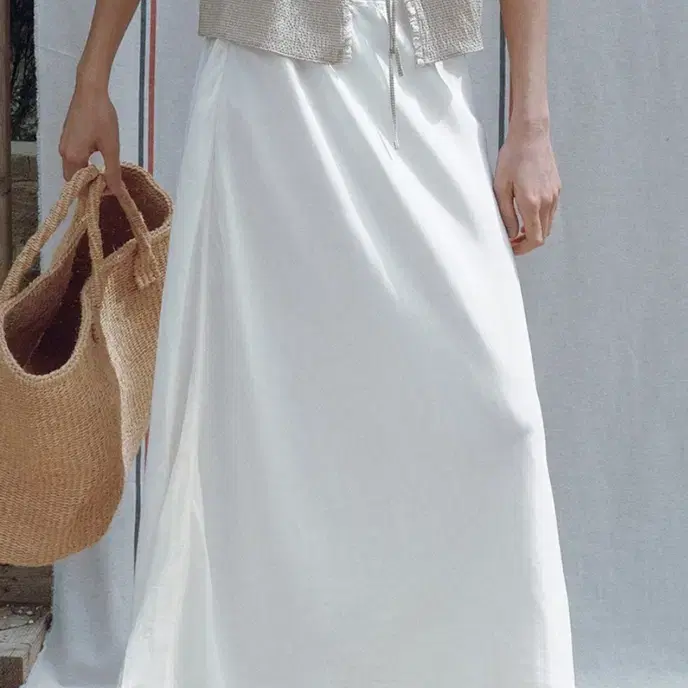 비아플레인 Via Olivia strap long skirt (Ivory