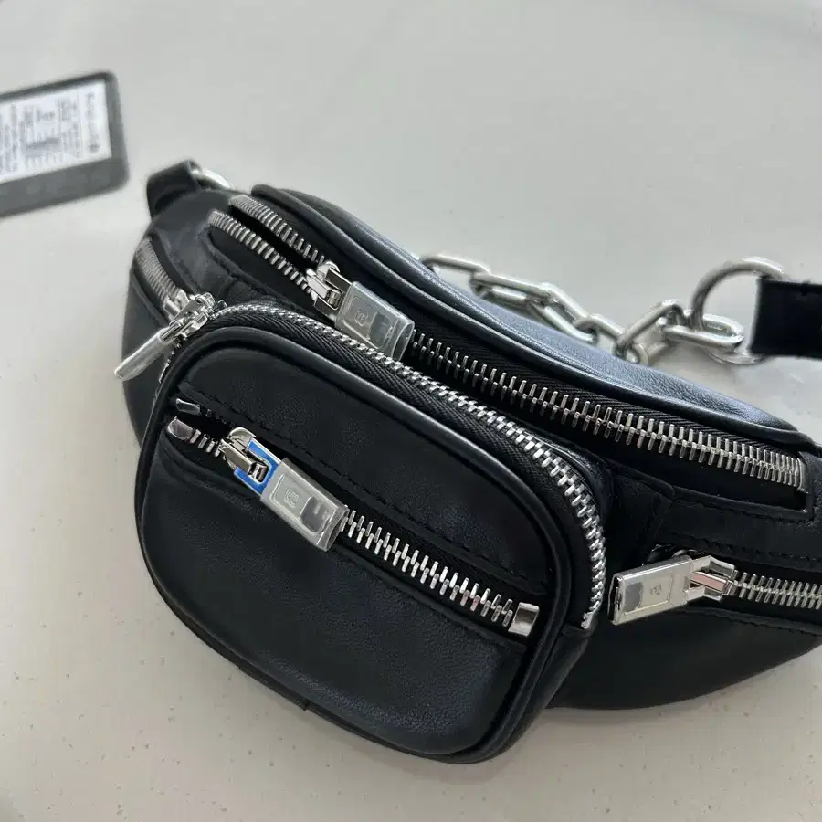 미착용) 알렉산더왕 패니백 지퍼 포인트 미니 fanny pack 페니백