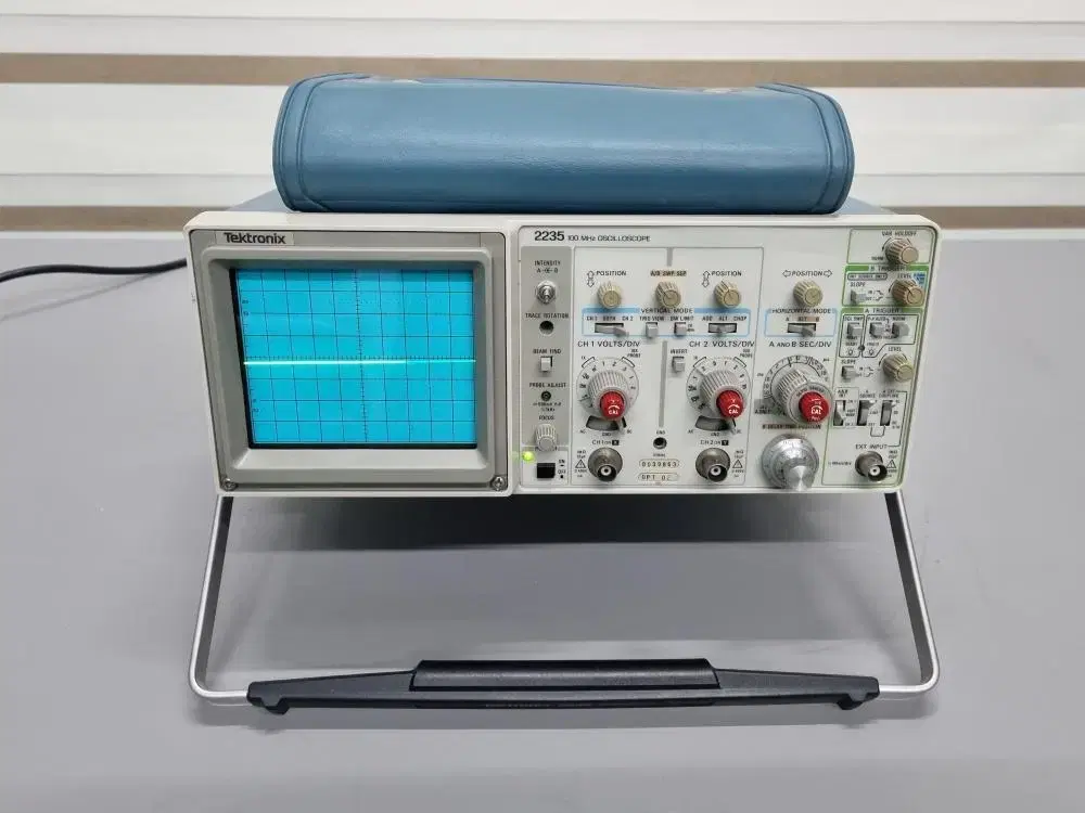 Tektronix 2235 100MHz 아날로그 오실로스코프