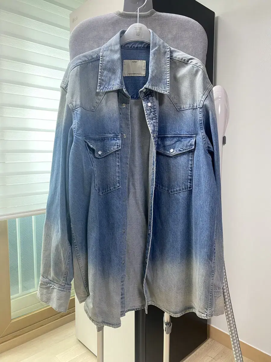 POTTERY LIGHT DENIM SHIRTS(LIGHT BLUE) 2 sizes