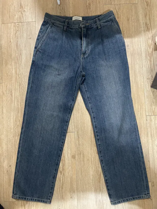 (새상품)솔티 kaihara denim one pleats 팬츠 팝니다.