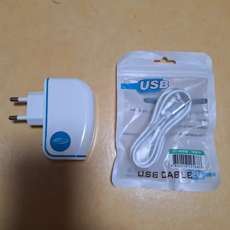 10W 스마트폰 2포트 충전기, USB A to C 케이블 등 판매합니다