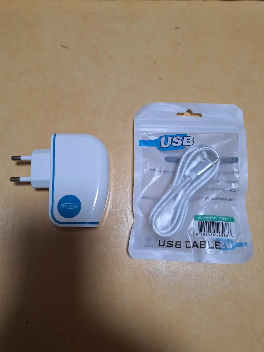 10W 스마트폰 2포트 충전기, USB A to C 케이블 판매합니다