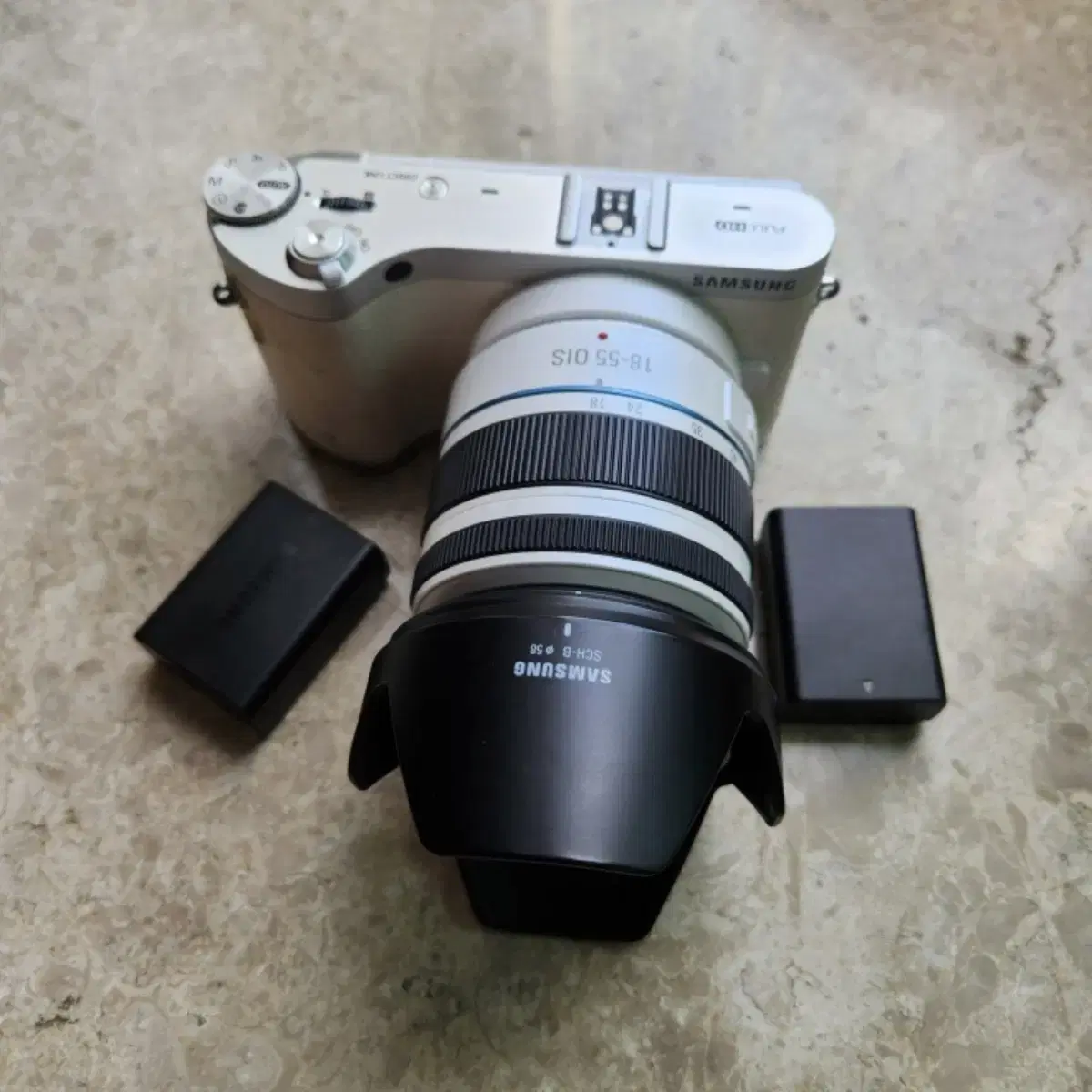 삼성 NX300 미러리스 카메라