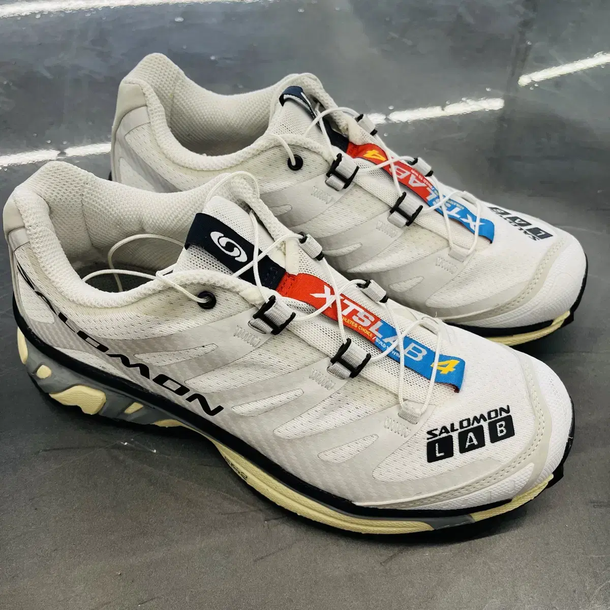 살로몬 XT-4 White Lunar Rock 235