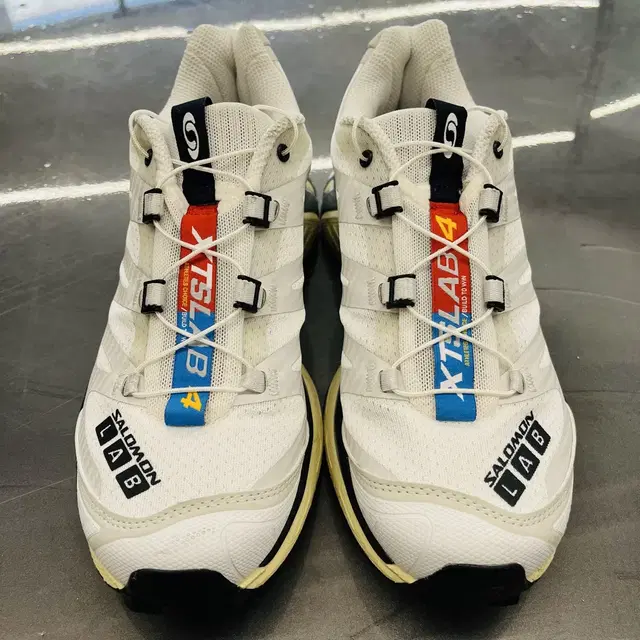 살로몬 XT-4 White Lunar Rock 235