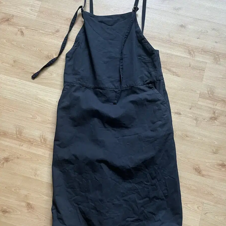 baserange overall dress 블랙