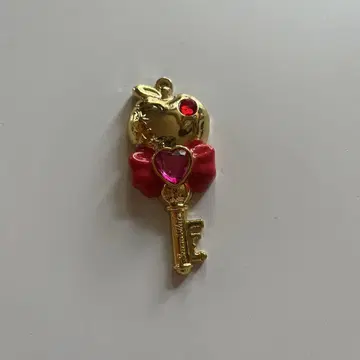 백설공주의 독사과처럼 생긴 키링 디즈니