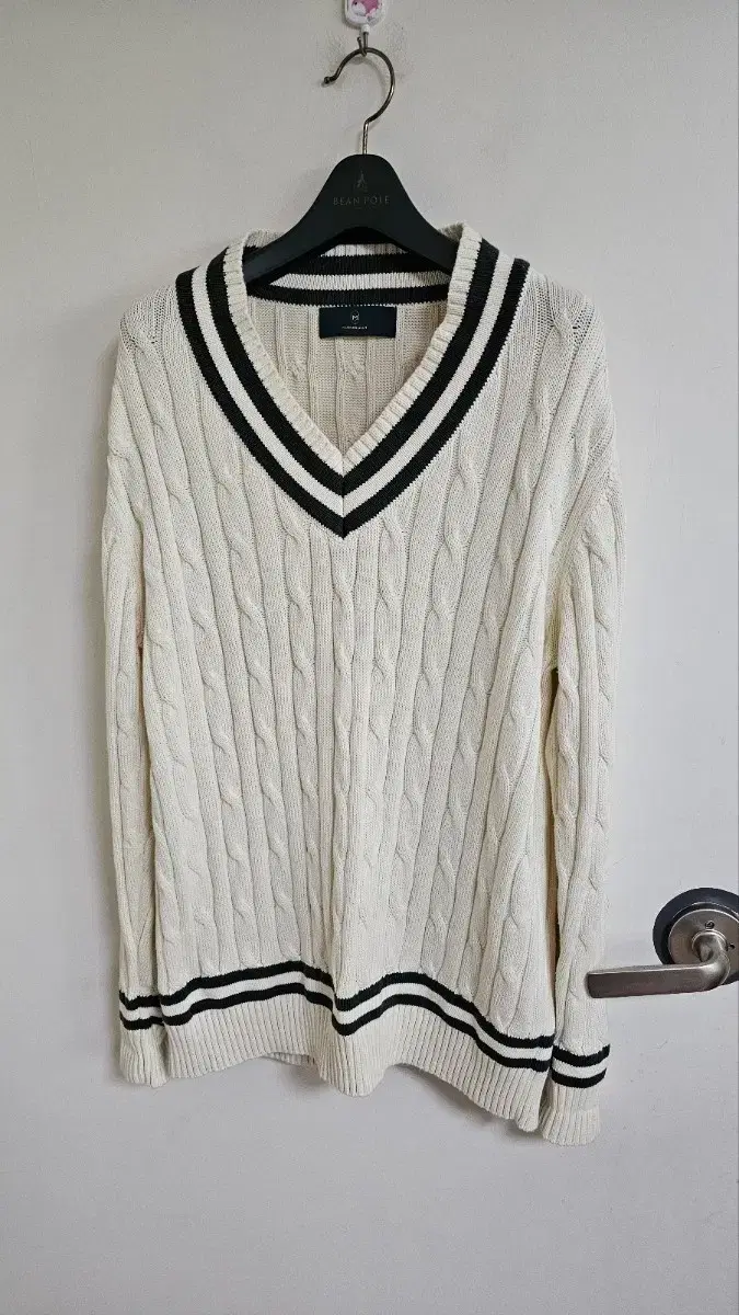 Mannergram Preppy V-Neck Long Sleeve Knit K100