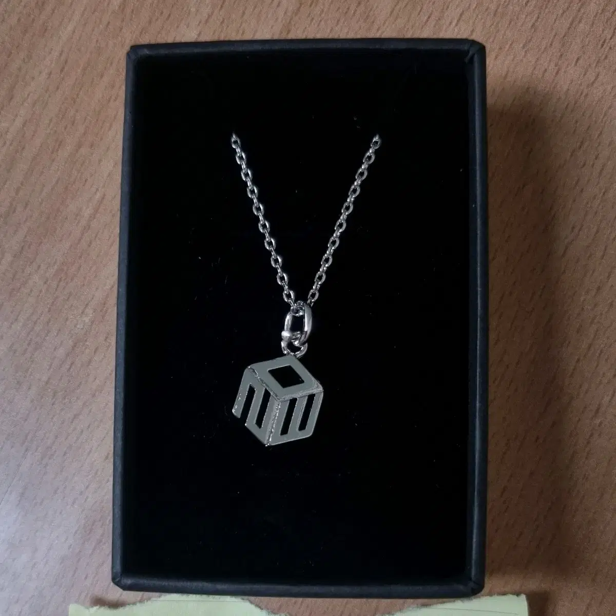 (Quick sale!!) &team Walkthrough broadcast Necklace WTS