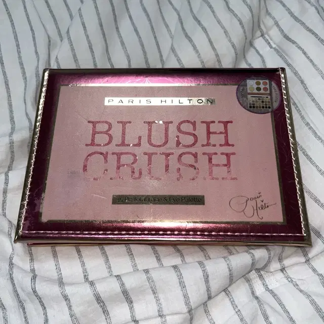 Paris hilton blush crush 아이팔레트 아이섀도우