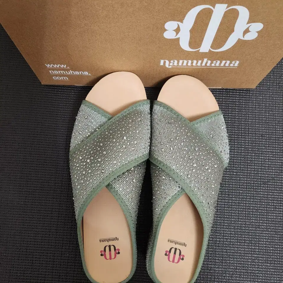 나무하나 RHINESTONES SLIPPERS  245~250 L사이즈