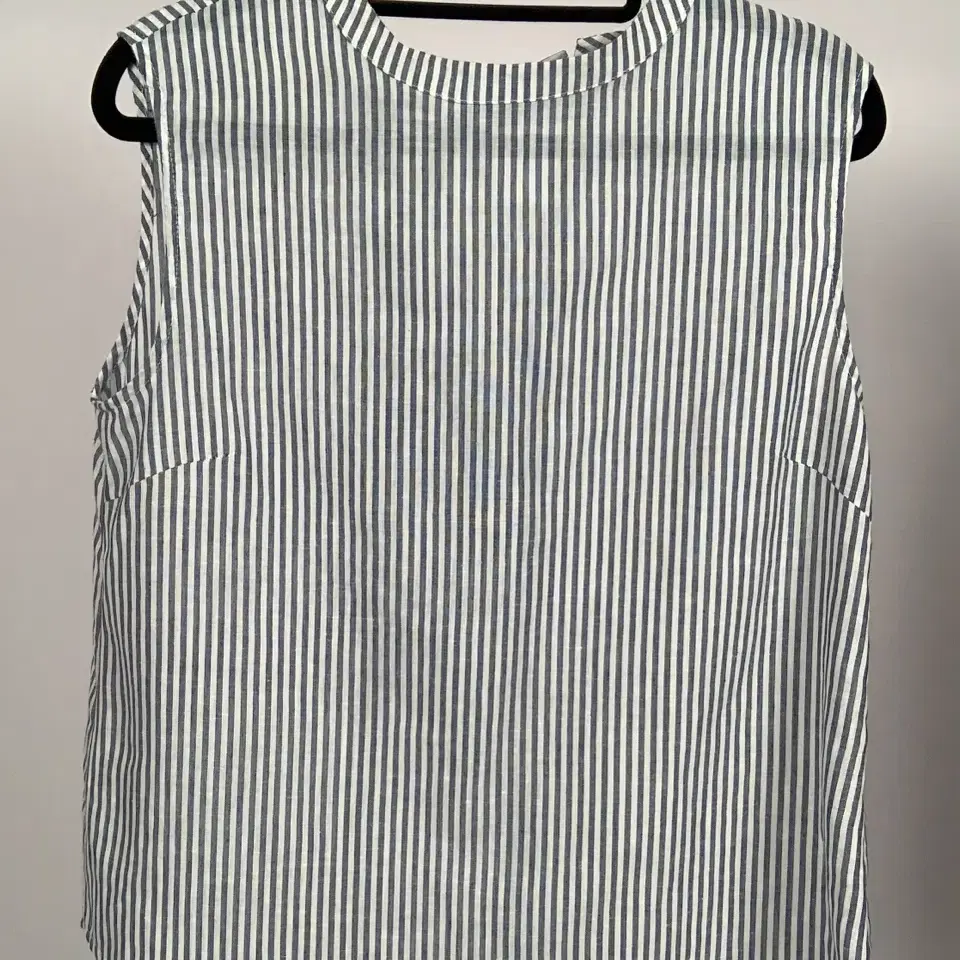 Deep Grey Striped Three Ribbon Sleeveles