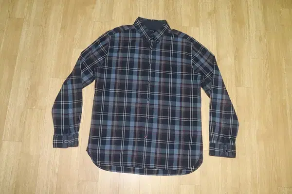 (105)Hedges/Navy Gray Check Shirt