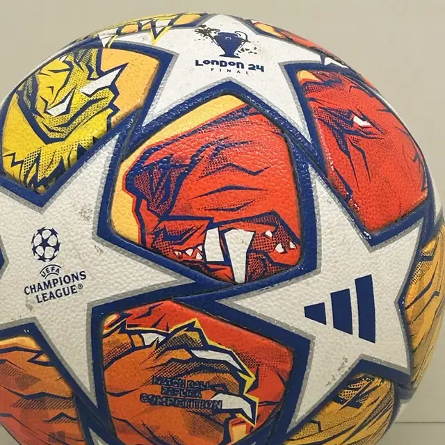 아디다스 23/24 UCL Pro Ball London