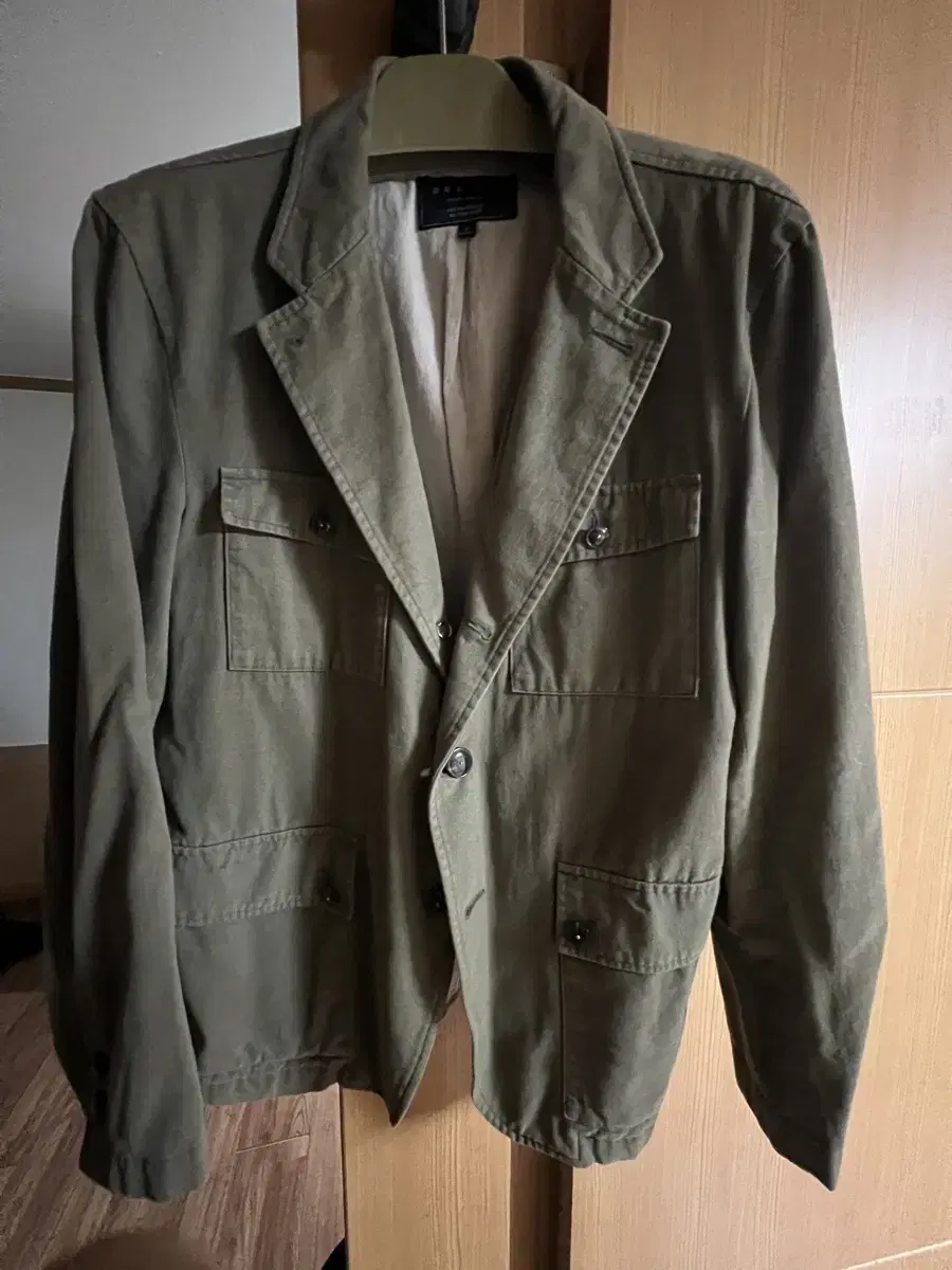 Non-slip button chino jacket khaki