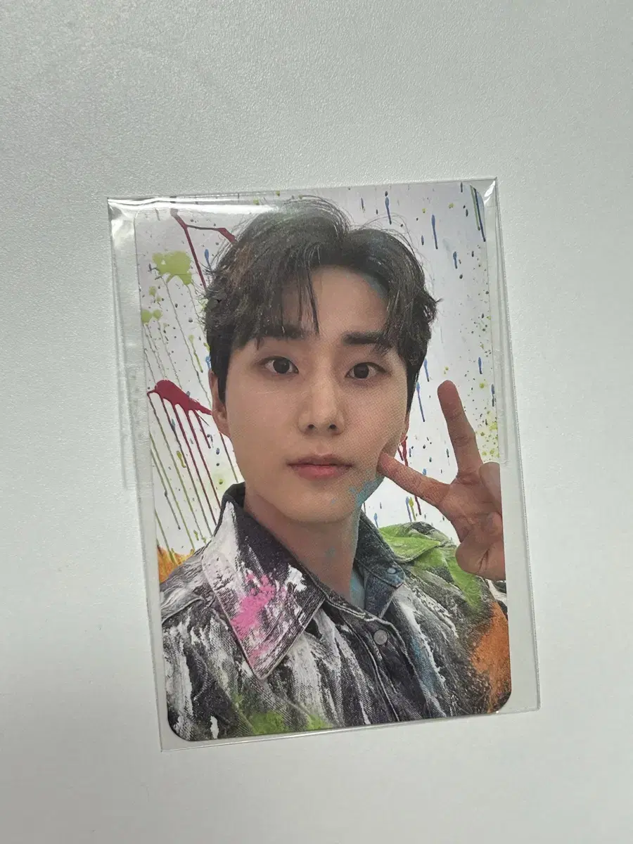 YoungK melts down broadcast photocard