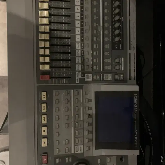 Roland vs1680 롤랜드 디지털 믹서