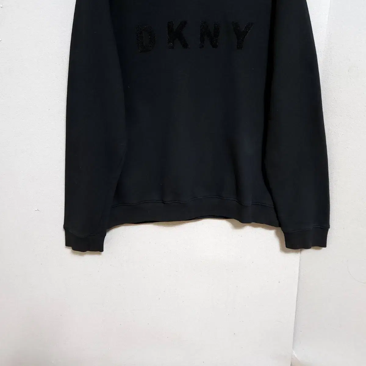 DKNY 검정 맨투맨 100  n9817   애슐리상점