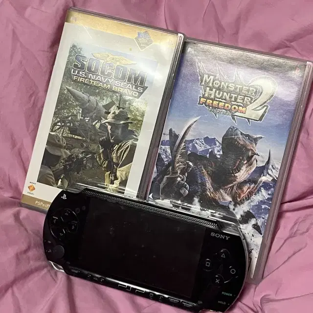 PSP 1000번대 + 몬스터헌터, 소콤