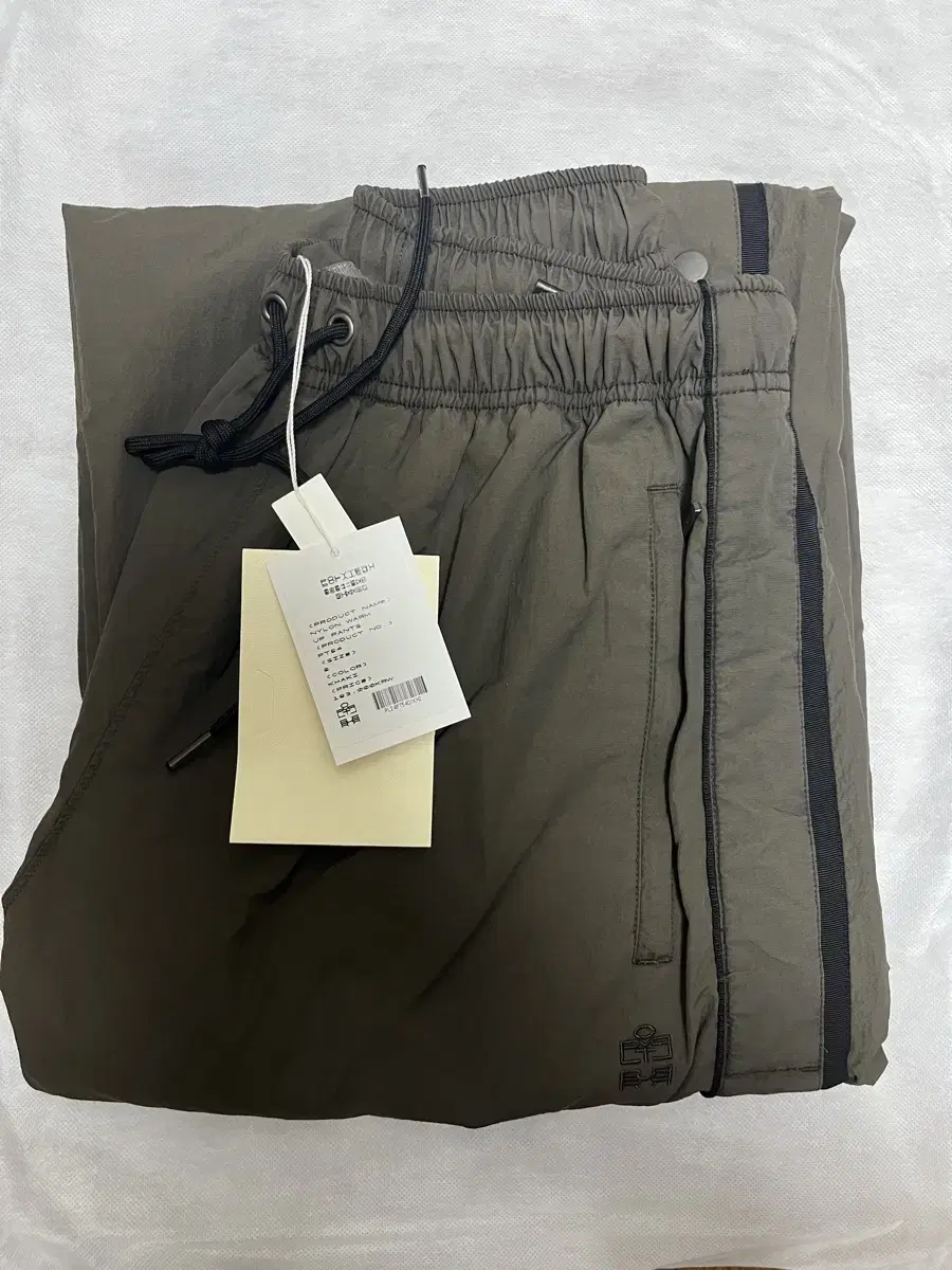 polythene lew nylon warm-up pants olive 24SS 2(M)팔