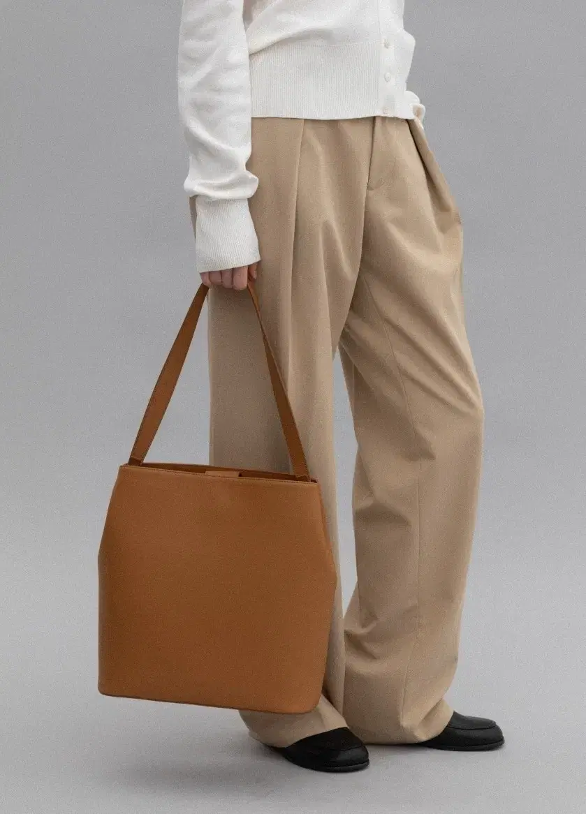 로서울 Aline large shoulder bag Caramel