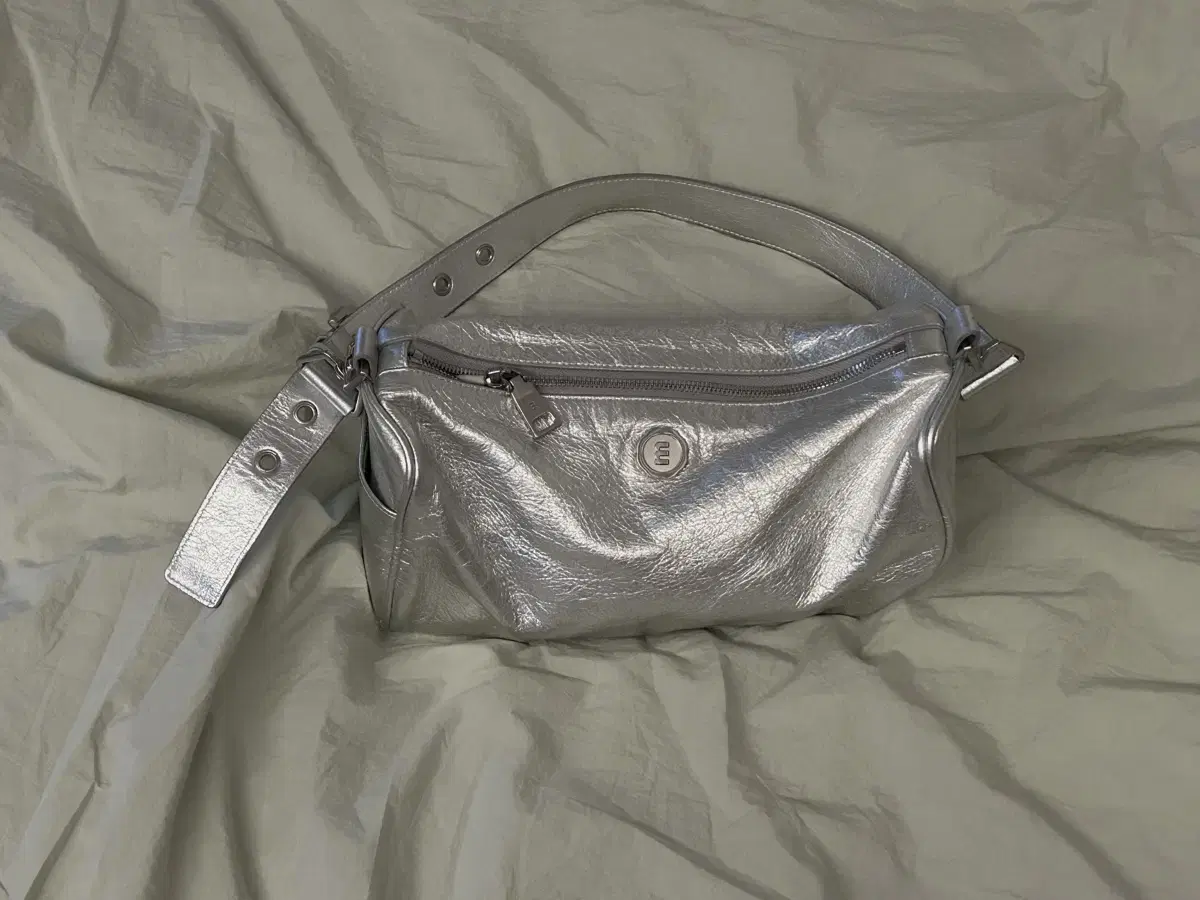 Minute Mute Brett Bag Silver