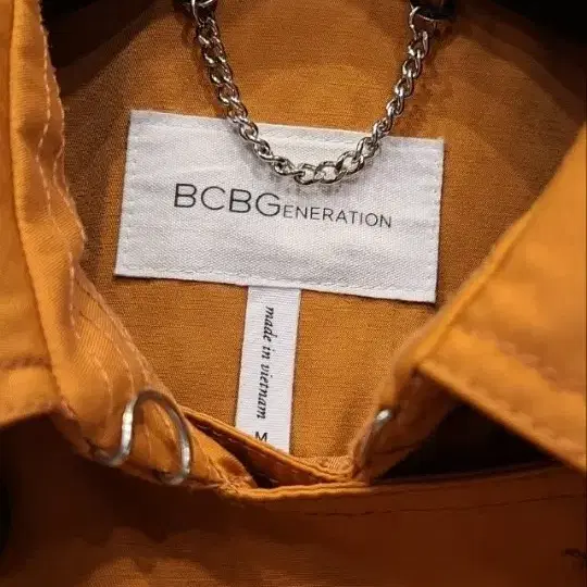 BCBG   66    브릭컬러  트렌치코트