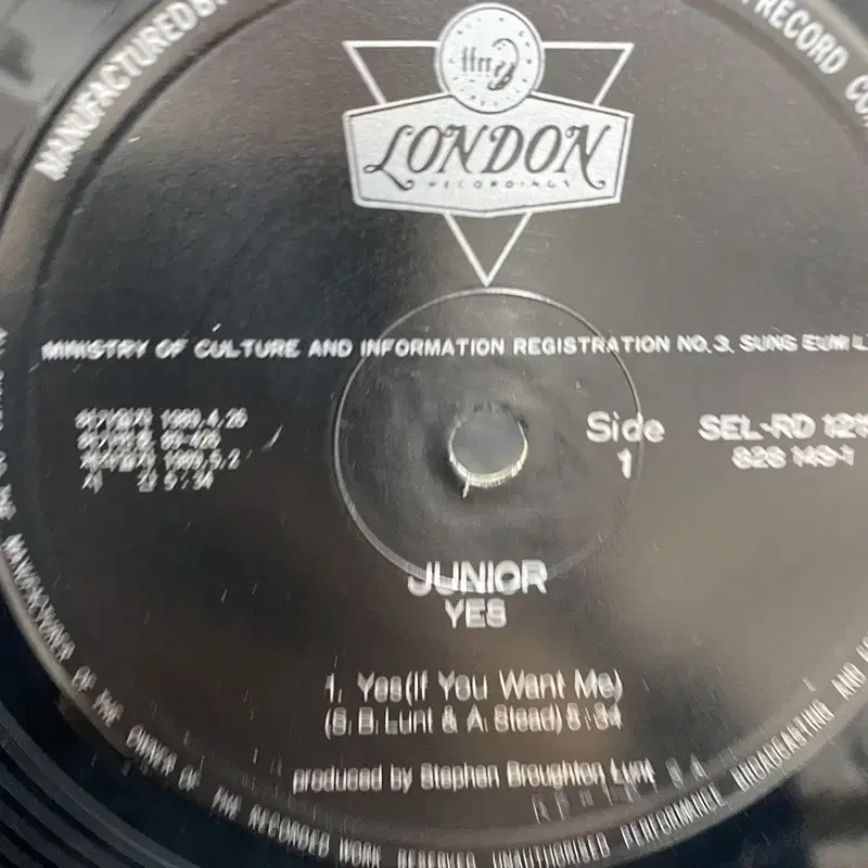 JUNIOR   LP / C2207