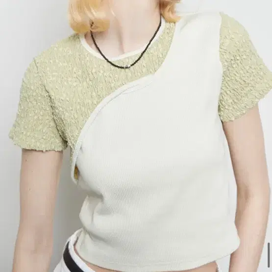 라티젠 L3 CUTOUT SHORT SLEEVE T-SHIRT(KHAKI