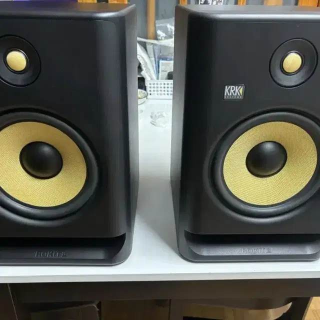 KRK 8G4 1조 + 포커스라이트 스칼렛 솔로 3세대