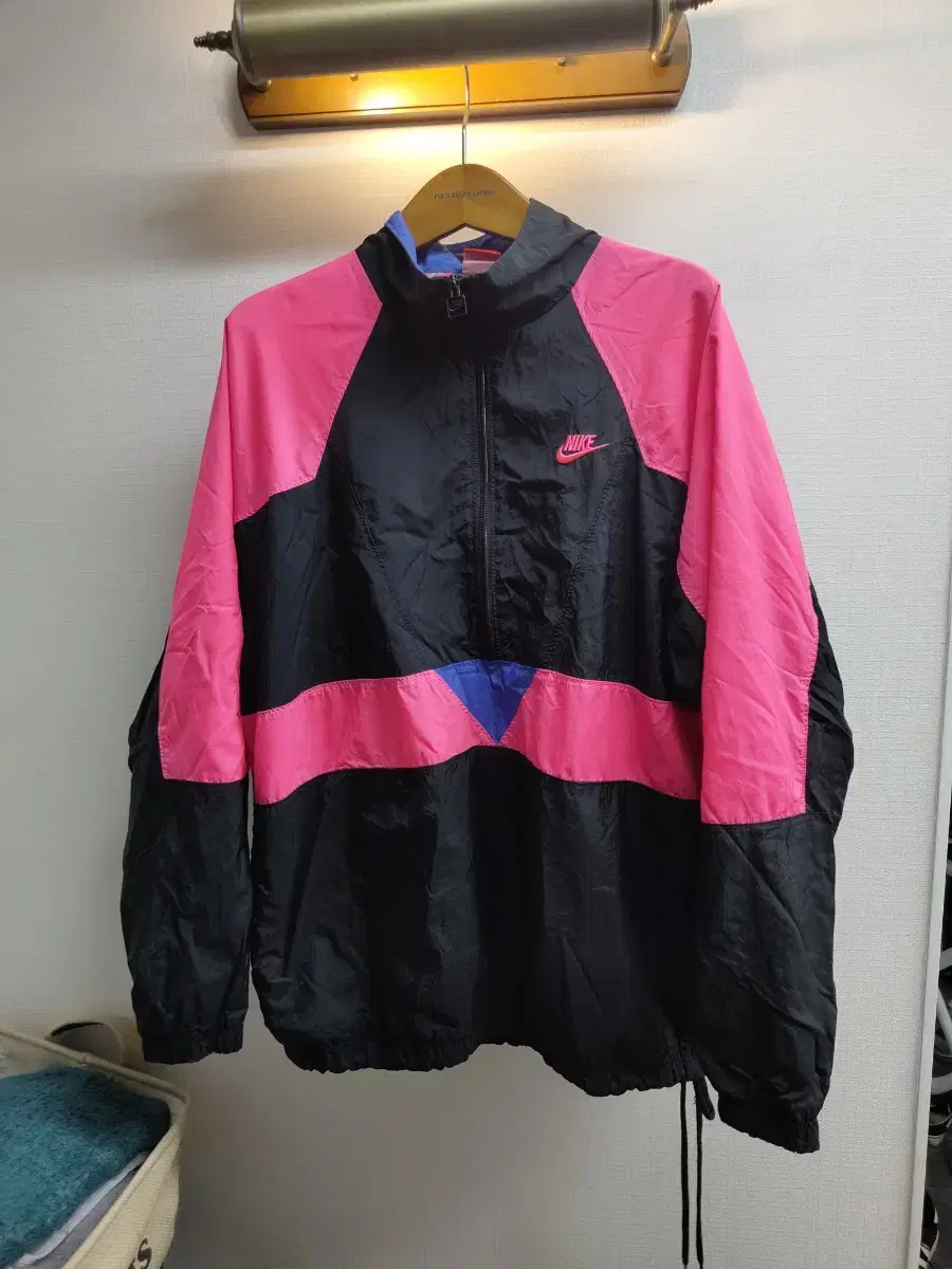 110) Nike Packable Anorak Jacket for sale