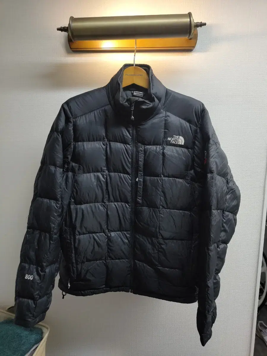 M) The North Face 800 Summit Series Lightweight Padding Fei