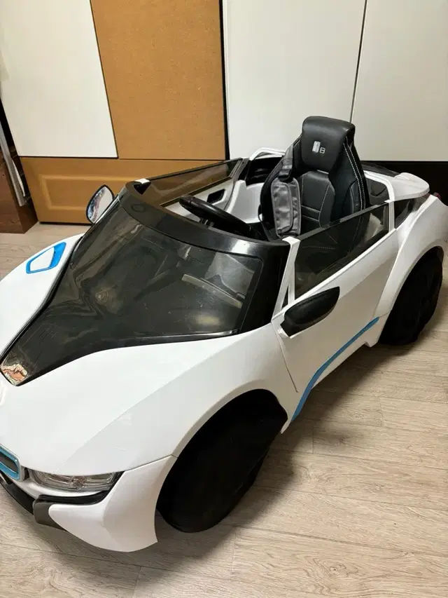 파파야나인 BMW i8 전동차